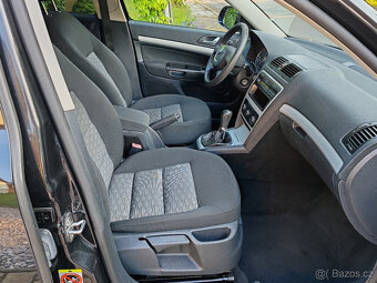 benzínová Škoda Octavia 2 Faceli 1.6 Mpi 115000km bez koroze - 11