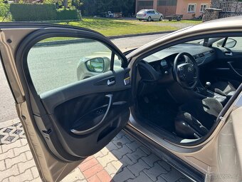Citroen C5 2.0 HDI 100kW - 11