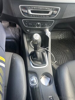 Renault Fluence 1.6 MPI (rok 2010) - 11