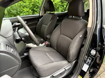 Toyota Auris 1.33i 73kW, ČR, 9/2011, 2.maj. Nové STK - 11