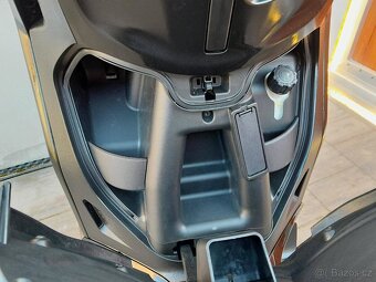 Piaggio Beverly 300 HPE, 2023, TOP stav, 6000km - 11