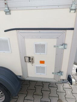 Přívěsný vozík na přepravu psů 4 box - 11