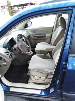Hyundai Tucson 2.0 CRDi aj benzín- diely - 11