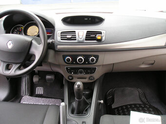 RENAULT MÉGANE III 1.6-16V 74KW RV-2009-klima - 11