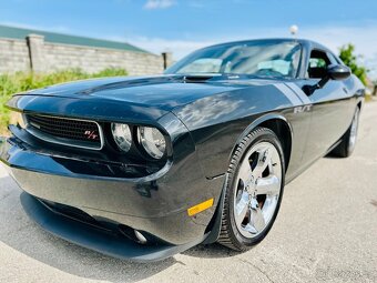 Dodge Challenger R/T Plus V8 5.7 Hemi - 11