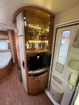 Hobby 560 CFe 2011 MOVER, PŘEDSTAN, DRŽÁK KOL, SUPER STAV - 11