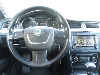 Škoda Superb 2.0 TDi Combi automat - 11