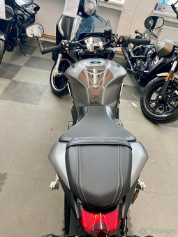 Triumph Street Triple 765 RS = TOP STAV / SERVISNÍ KNÍŽKA - 11