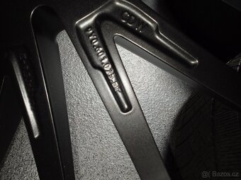 Porsche Cayenne lll zimní sada originálních kol 21r - 11