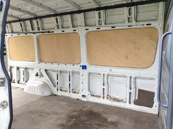 Volkswagen Crafter 2.0 TDI, FUNKČNÍ KLIMA - 11