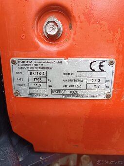 Minibagr Kubota KX018-4 - 11