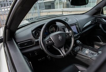 Maserati Levante SQ4 - 11