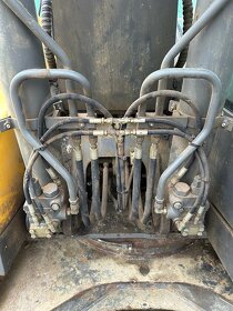 Volvo EC140 - 11