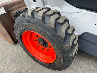 Nakladač smykovy Bobcat S530, nové pneumatiky UNC, CAT, - 11