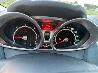 FORD FIESTA 1,6 TDCI 66kW TITAN - 11