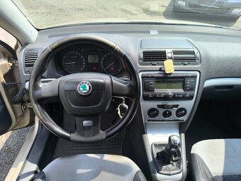 Škoda Octavia 1.6 MPi Ambiente,Klima,Tažné,ALU,STK 9/2026 - 11
