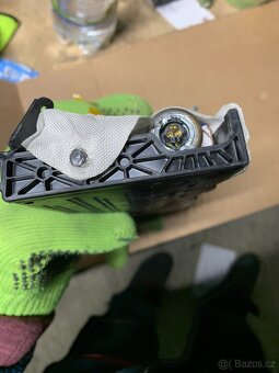 Kolenní airbag skoda Octavia IV 4 koleno kolenni - 11