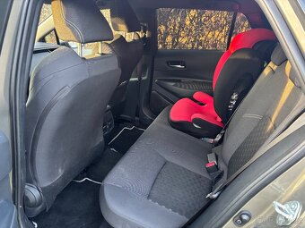 Toyota Corolla TS 1.8 hybrid e-CVT - 11