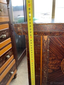 Starožitná komoda - 11