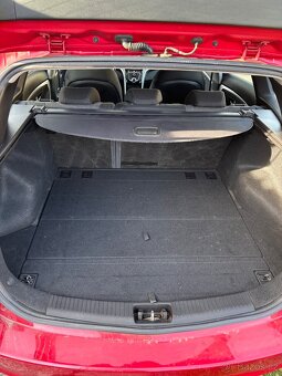 Hyundai i30 1,6 88kw combi - 11