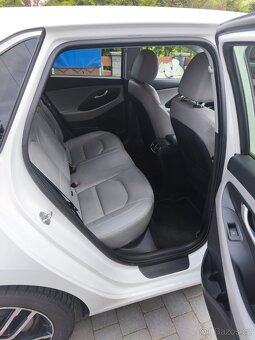 Hyundai i30, Style 1.6 CRDi 100kW DCT - 11