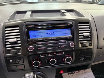 Volkswagen Caravelle T5 2,0 TDI DSG VELKÝ SERVIS - 11