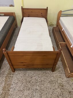 Hezká dřevěná postel-jednolůžko 80x190 IKEA LEKSVIK - 11