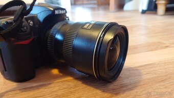 Nikon D300 a objektiv Nikkor 17-55 f2,8 - 11