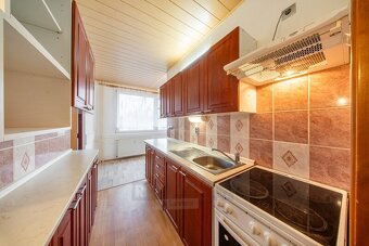 Prodej modernizovaného, prostorného, DV bytu, 1+1, o podlaho - 11