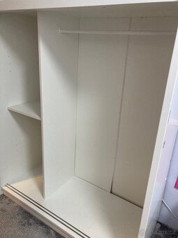 Šatní skříň - 11