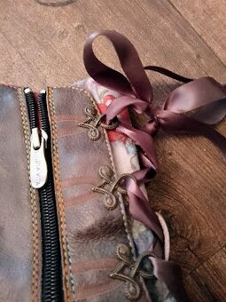 LUXUSNÍ POLOKOZAČKY ZNAČKA LAURA VITA výhodná cena - 11