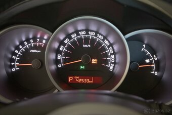 Kia Venga 1.6 CVVT EX A/T - 11