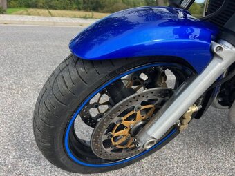 Suzuki GSX 1400 - 11