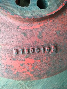 KUHN 280 SHRNOVAČ -- ruzné   díly - 11