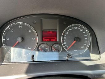 VOLKSWAGEN TOURAN 1,9 TDI 77kW - 11