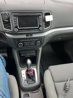 VW Sharan 2,0 tdi 103 kw dsg r.v.2011 - 11