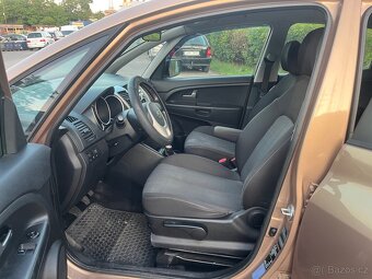 Kia Venga 1.4 CRDI - STK 12/2025 - tažné - 11