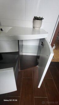 UMYVADLO SE SKŘÍŇKOU+ZRCADLO-KOUPELNOVÁ SESTAVA - VELKÁ - 11