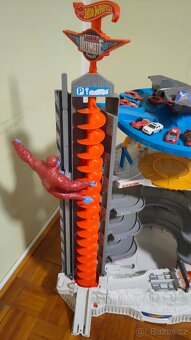 Hot Wheels super ultimate Garage - 11