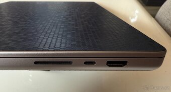 MacBook Pro M1 16” 1TB + příslušenství - 11