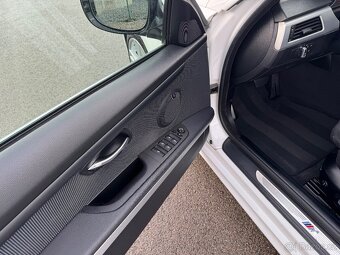BMW 330d E93 cabrio/180 kW/automat/ČR/M-paket/133 tkm - 11