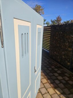 Krásná selská skříň po renovaci - 11