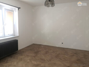 Prodej dvougeneračního RD s garáží a zahradou - 11