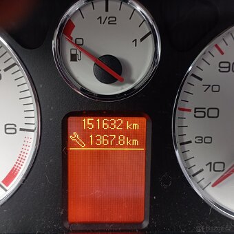 Peugeot 407 2.0i - 11