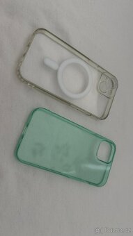 iPhone 15 / 256GB - Green - 11