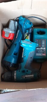 stoleček pod TV + ramínka na šaty + Makita 6271D - 11
