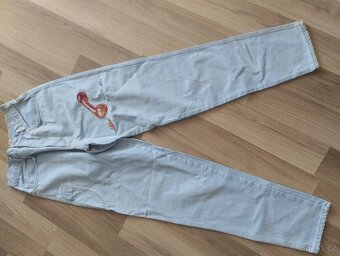Jeans s vysokým pasem - 11