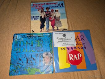 Nabízím k výměně nebo k prodeji vinylové desky 80 LET - 11