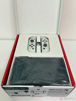 Prodávám Nintendo Switch (OLED model) - 11