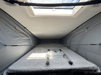 Prodávám karavan CARADO CV640 s výsuvnou střechou - 11